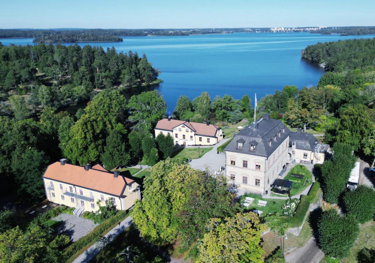 Goervaelns Slott Hotel Jarfalla Exterior photo